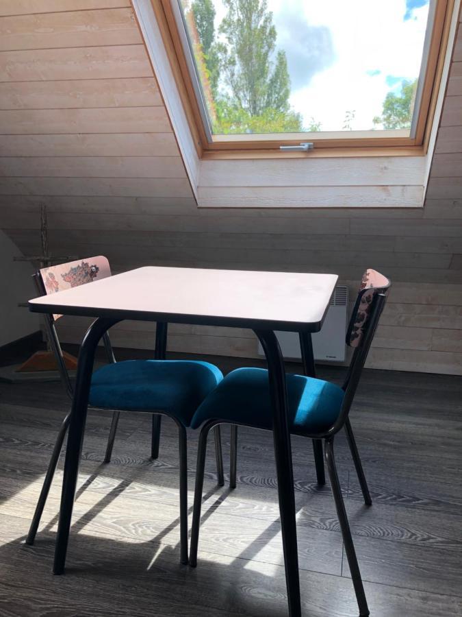 Les Chambres D'Hotes De Bordustard Le Palais Exterior foto